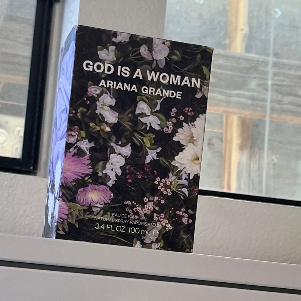Ariana Grande God is a Woman Eau de Parfum— Comes with box
